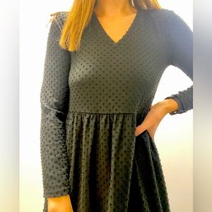 Long sleeve black midi dress